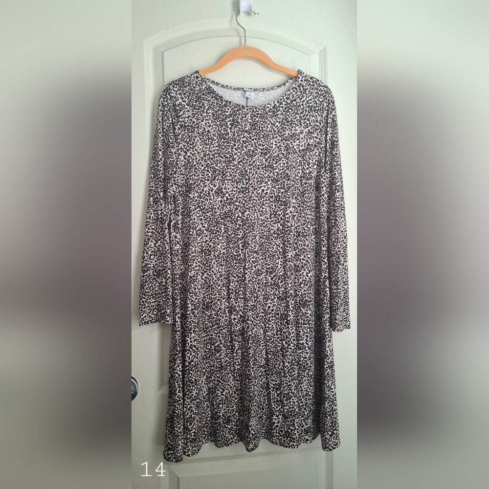 Old navy animal print womens mididress M strechy flowy long sleeve boho western